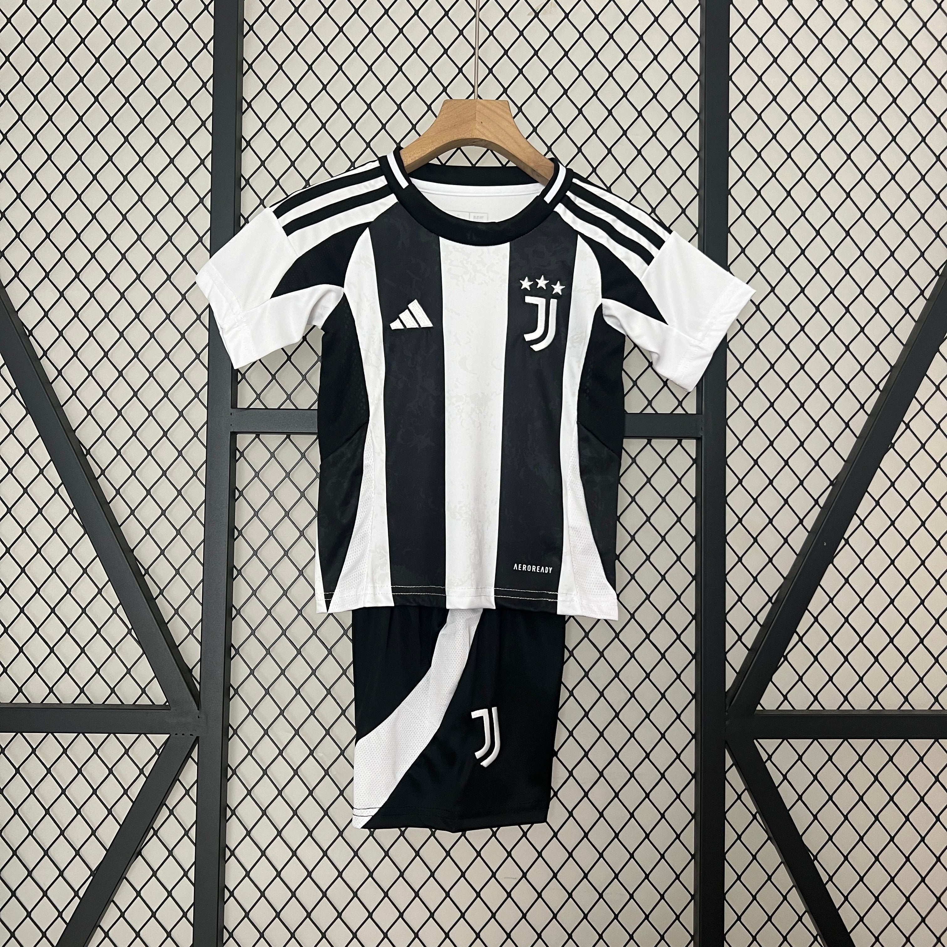 Conjunto Infantil Juventus 2024/25 - Home