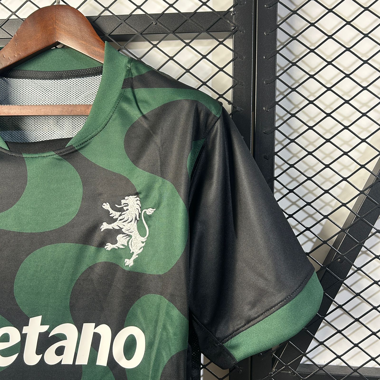 Sporting Lisboa Terceiro uniforme2025/26