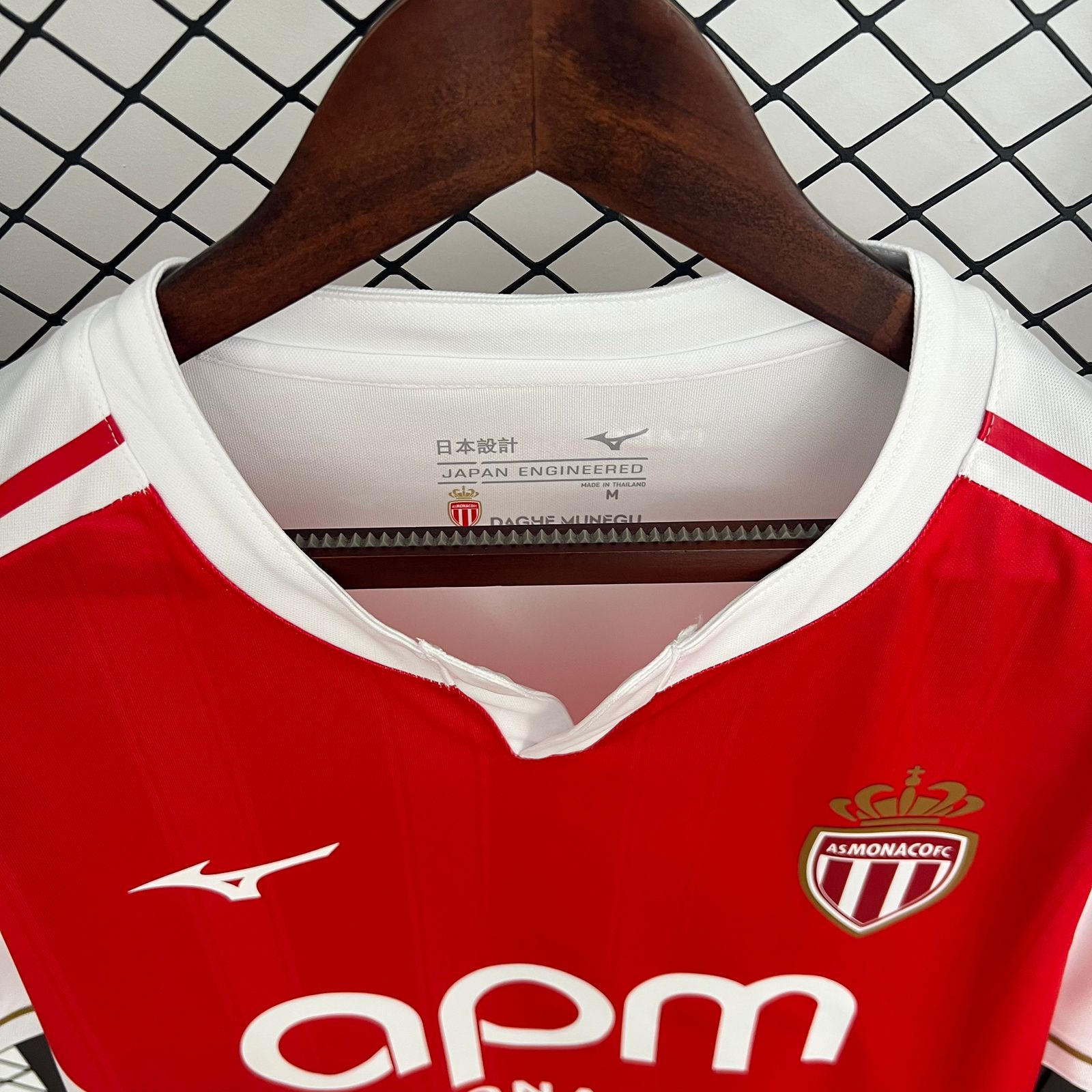 Monaco primeiro uniforme 2025/26