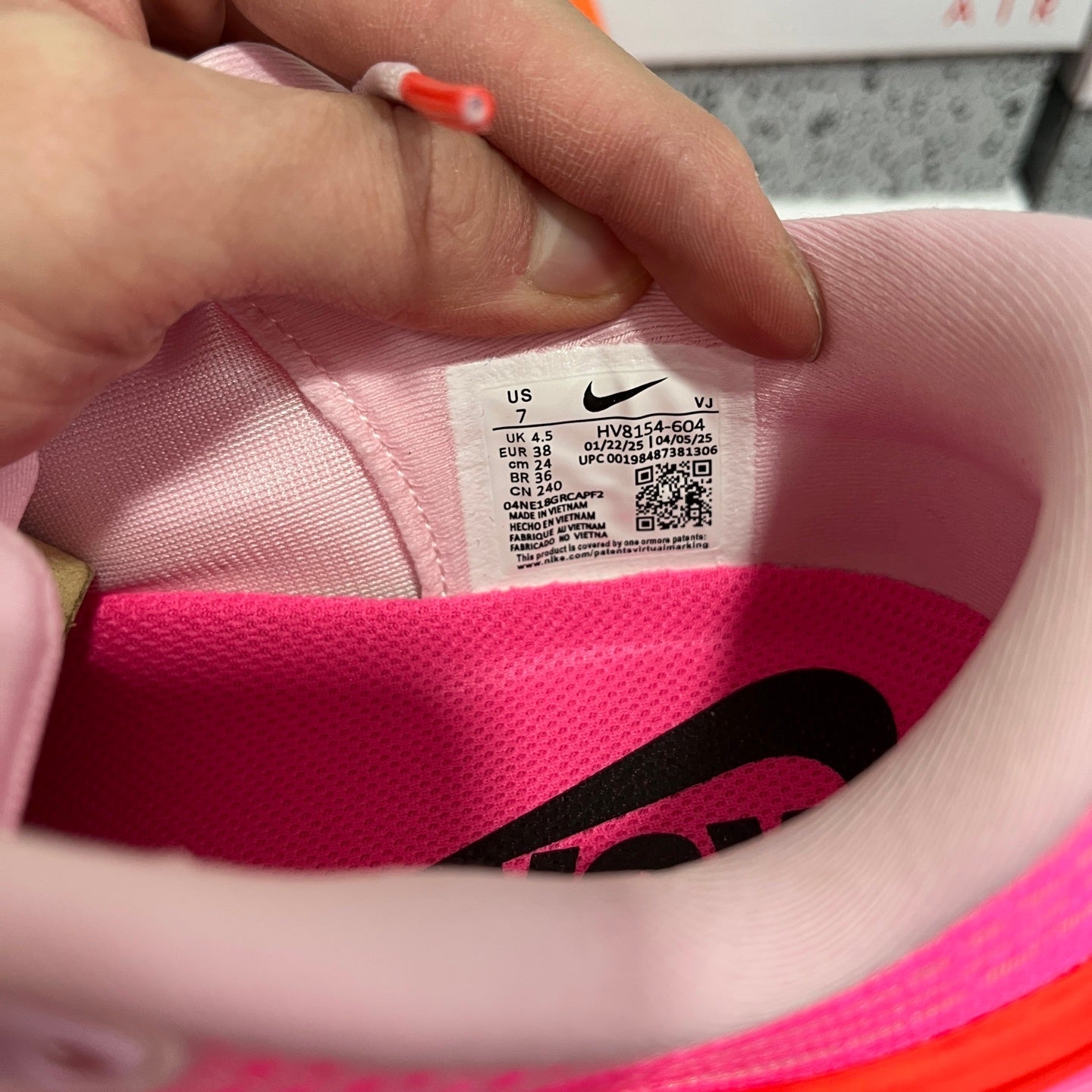 Air Zoom Vomero Plus Hyper Pink Bright Crimson pronta entrega