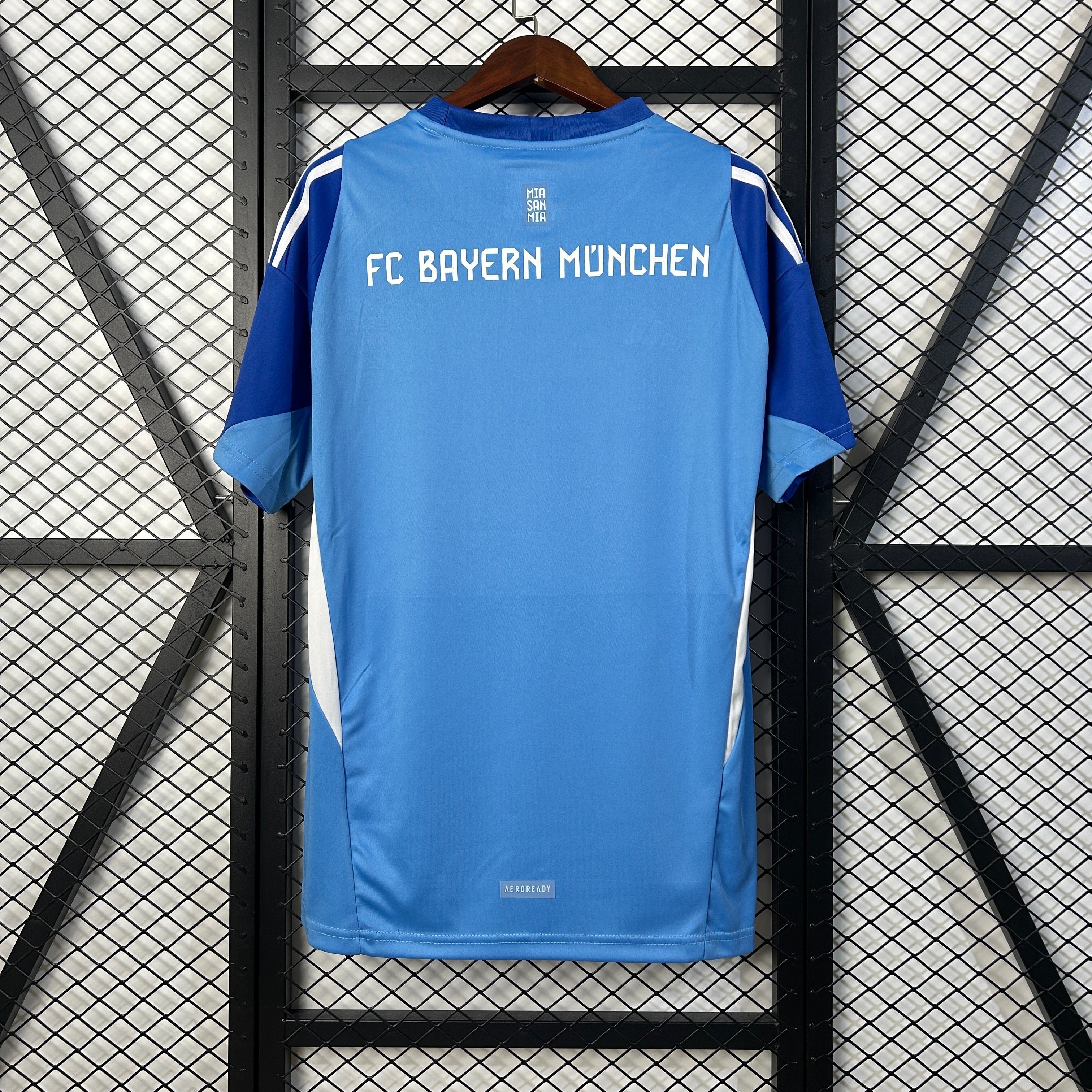 Camisa 25/26 Bayern Munich Goleiro - Torcedor