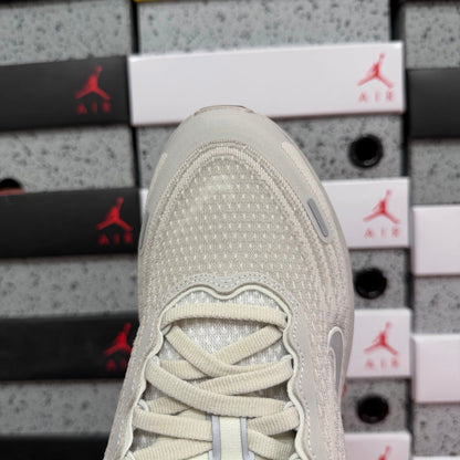 Air Zoom Vomero Plus Ligh Bone pronta entrega