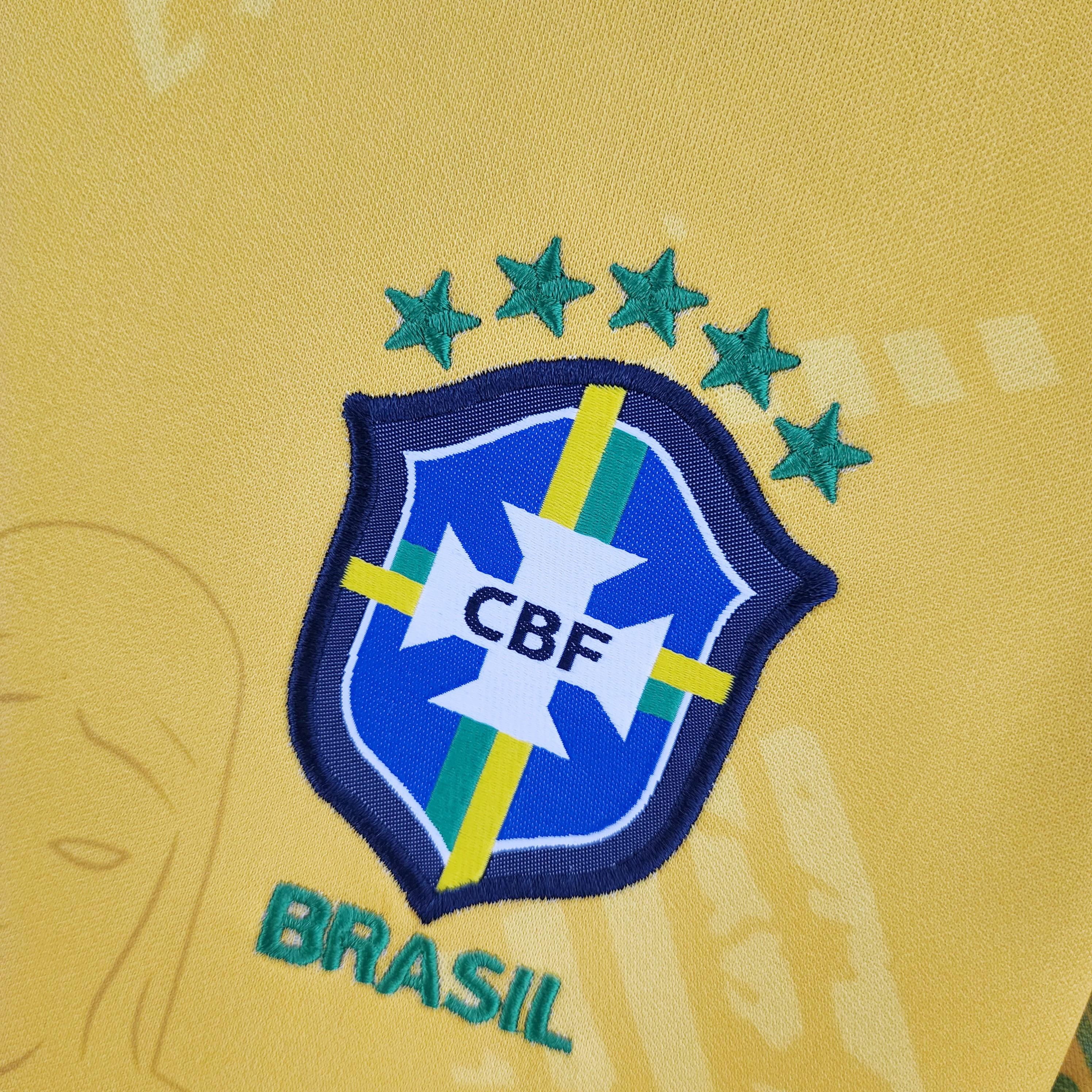 Camisa Feminina Seleção Brasil 2022/22 Amarelo Conceito