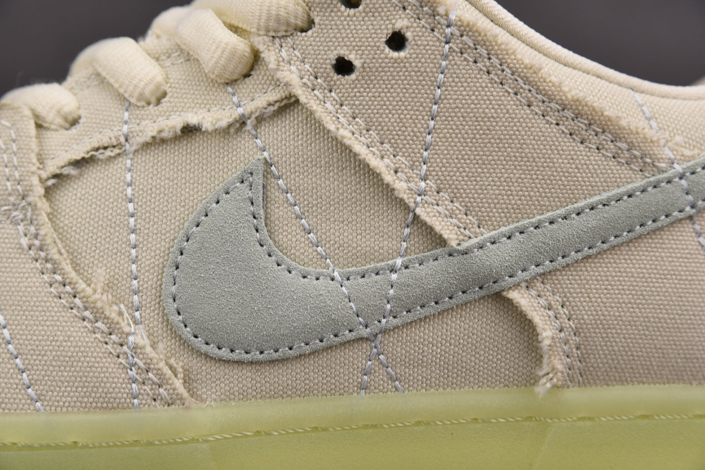 Nike SB Dunk Low Mummy