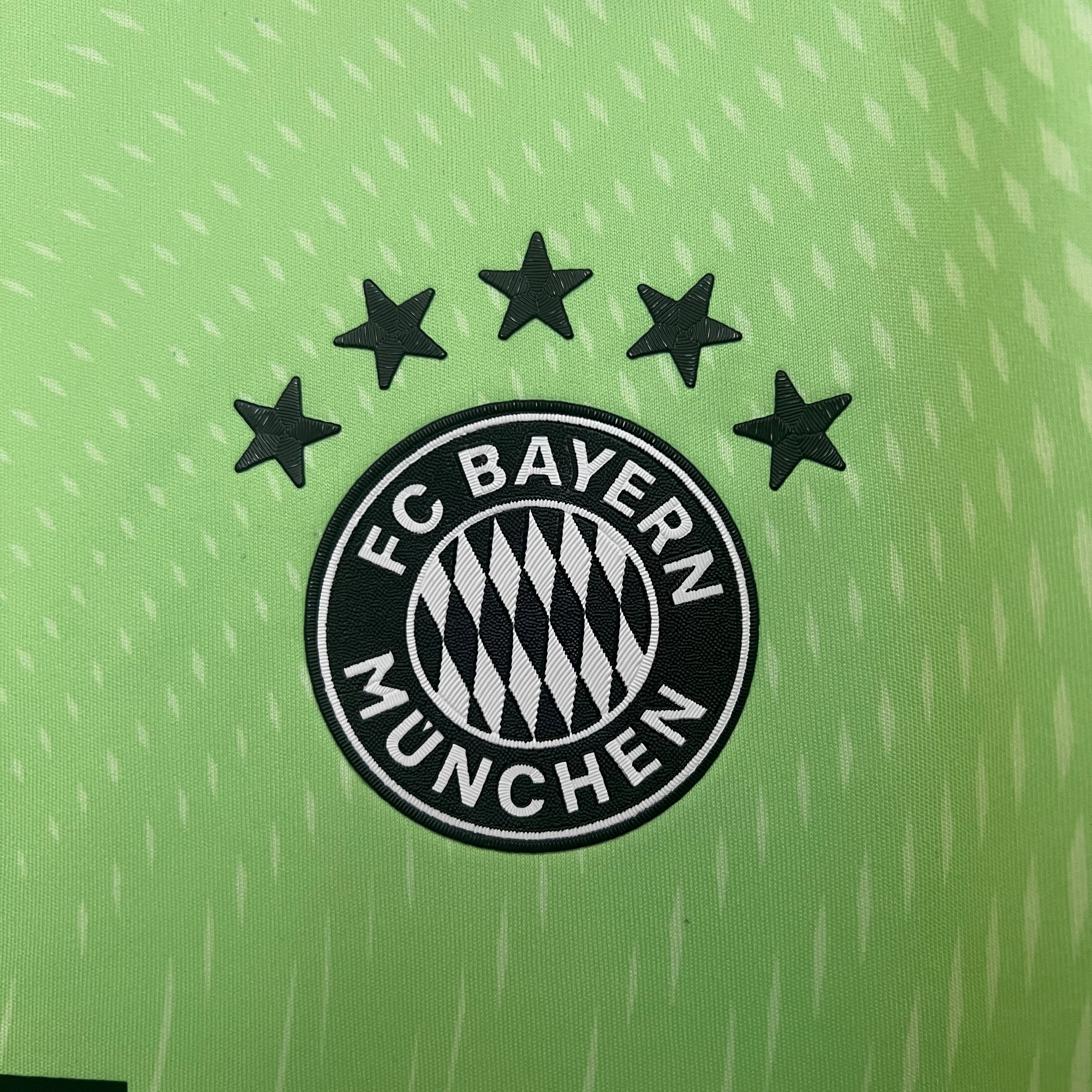 Camisa 25/26 Bayern Munich Goleiro - Torcedor