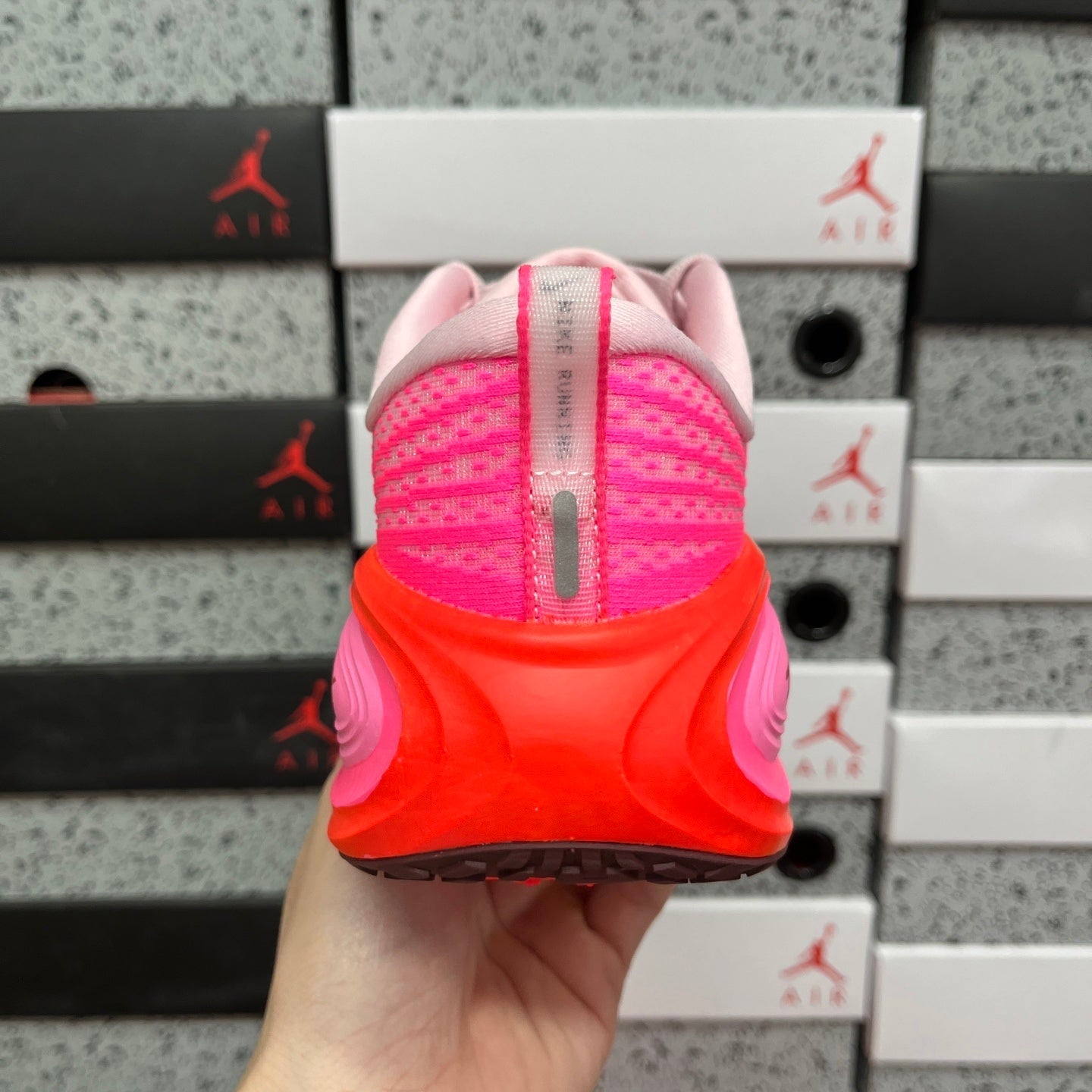 Air Zoom Vomero Plus Hyper Pink Bright Crimson pronta entrega